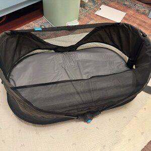 Munchkin Brica Fold N’ Go Travel Bassinet – Grey